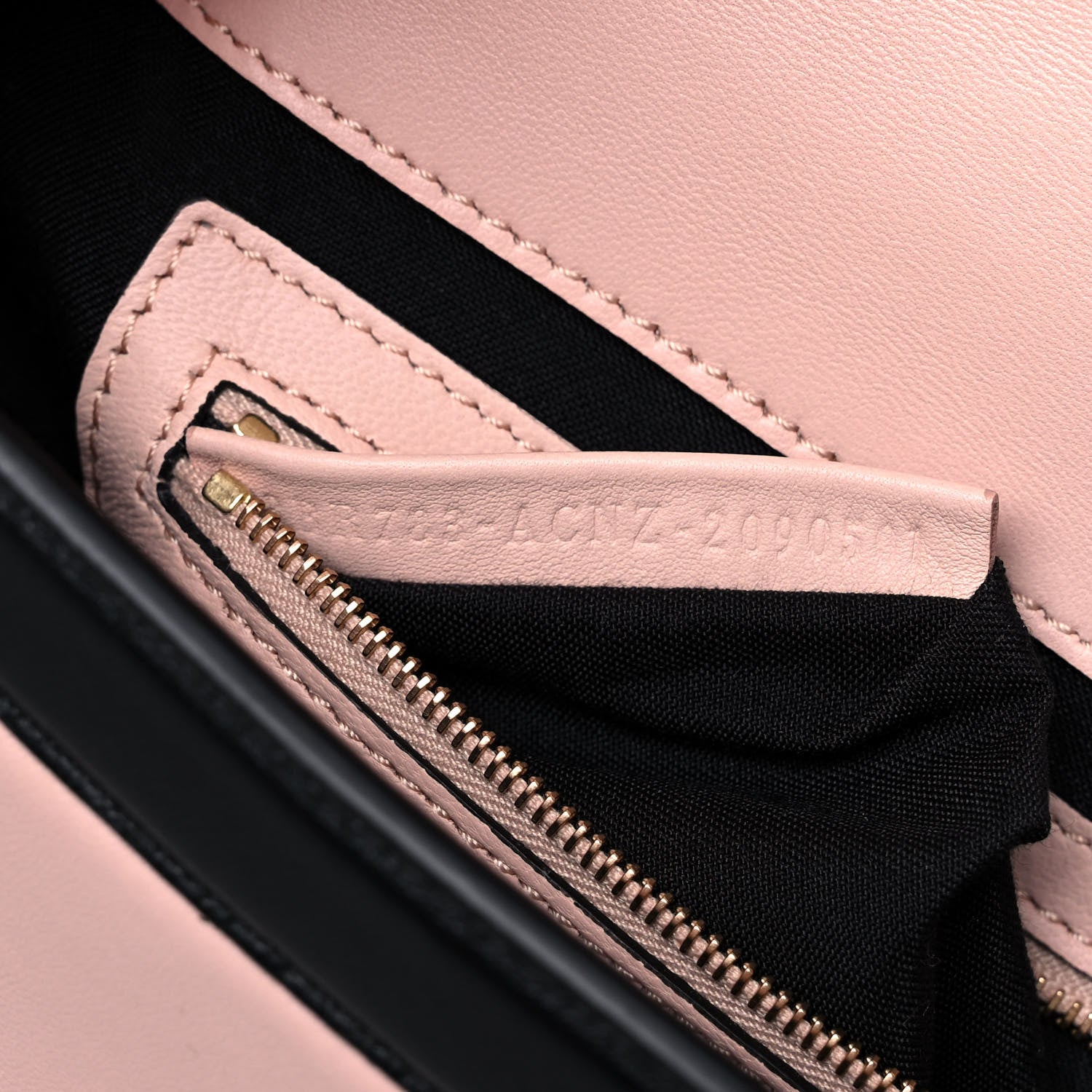 Fendi Nappa Apolo Bi-Color Chain Baguette Rosa Quarzo Black 7 of 13