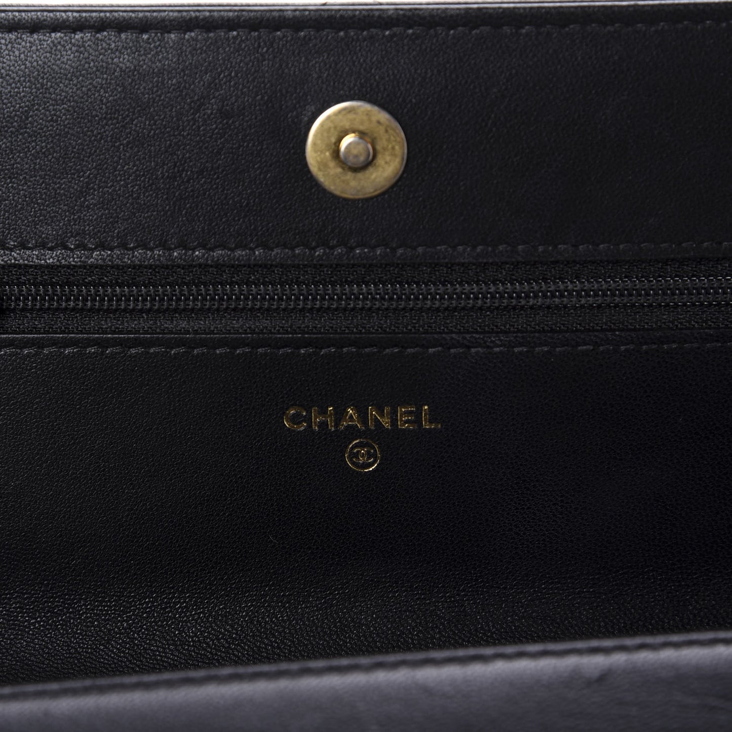 Goatskin Quilted 19 Wallet On Chain WOC Black