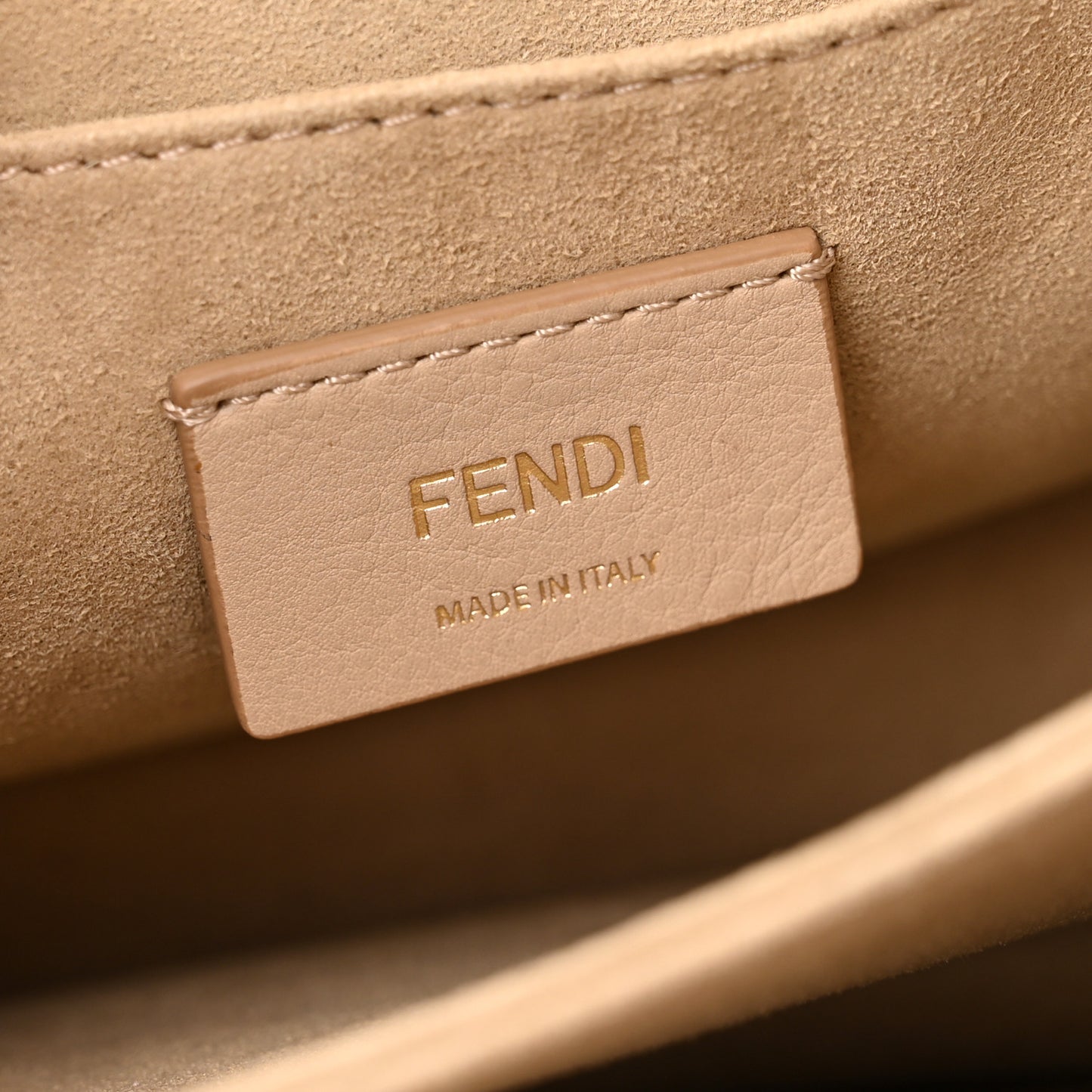 Vitello Liberty Scalloped Studded Kan I Shoulder Bag Plaster