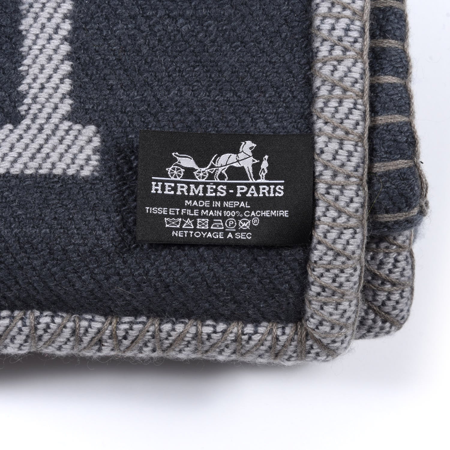 Hermes Cashmere Avalon Rocabar Blanket Anthracite 3 of 3