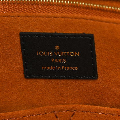 Louis Vuitton Empreinte Monogram Giant Onthego MM Black 6 of 9
