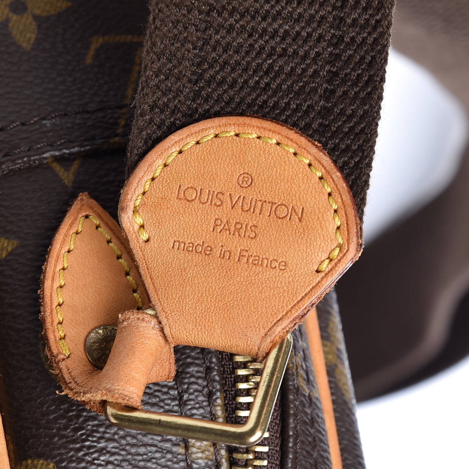 Louis Vuitton Monogram Reporter PM 7 of 11