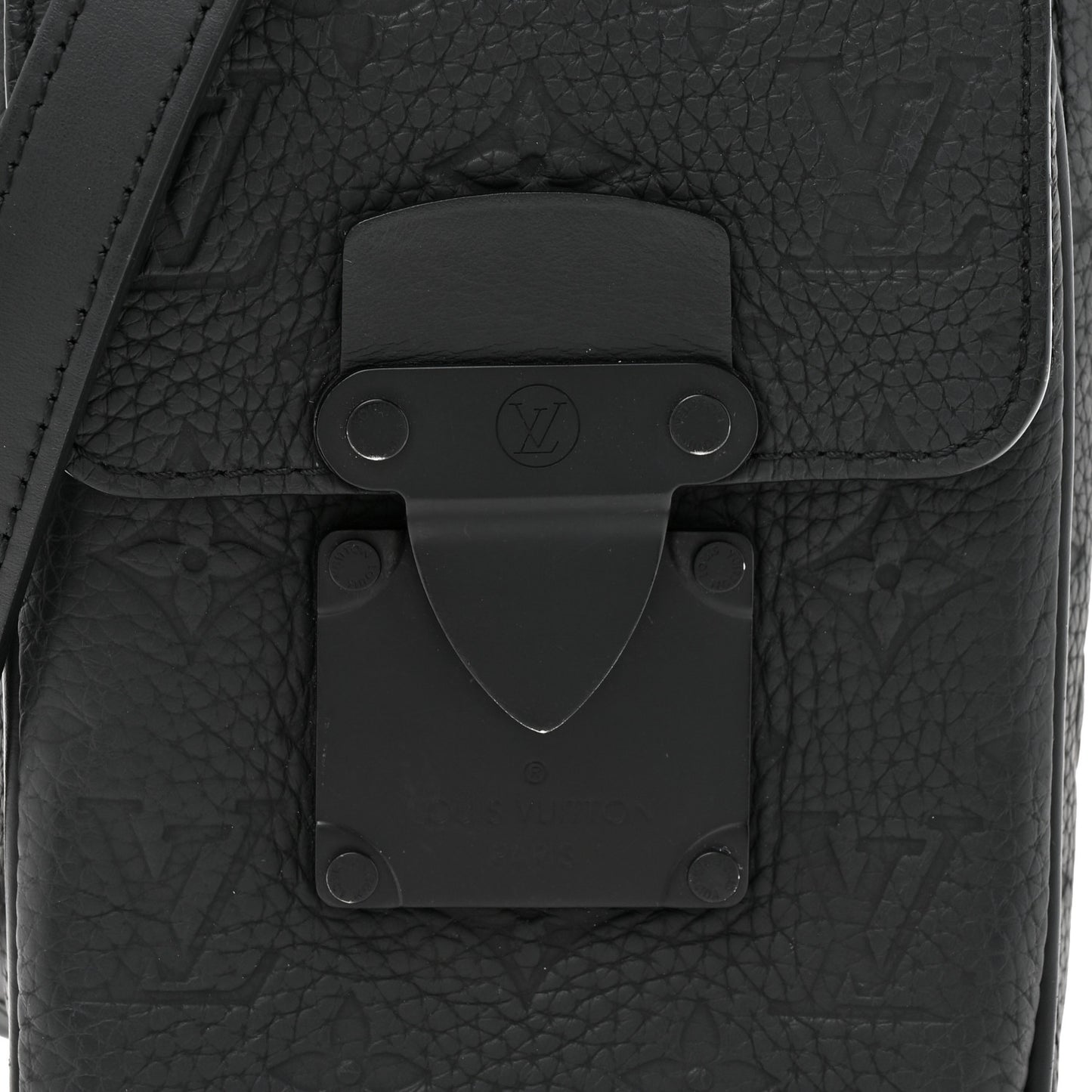 Taurillon Monogram S Lock Wearable Wallet Black