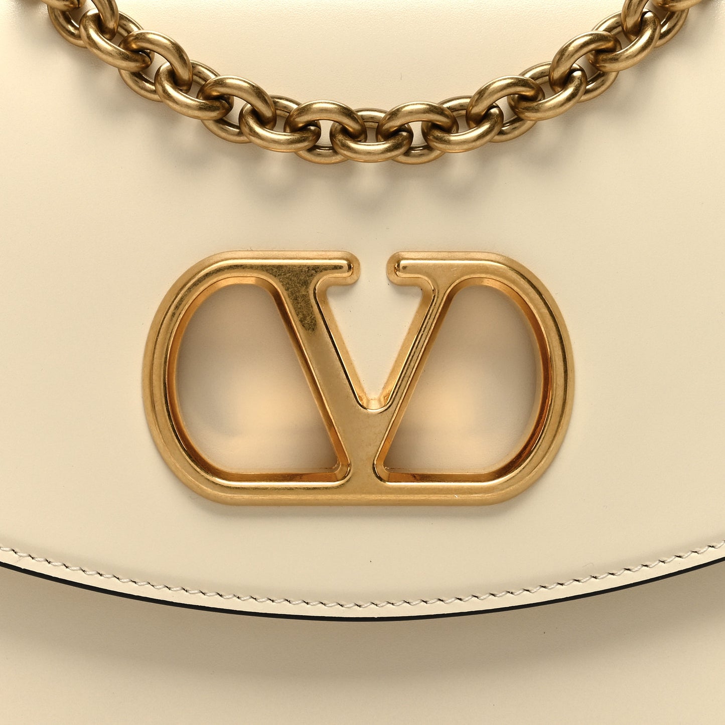 Vitello Vlogo Cutout Chain Shoulder Bag Light Ivory