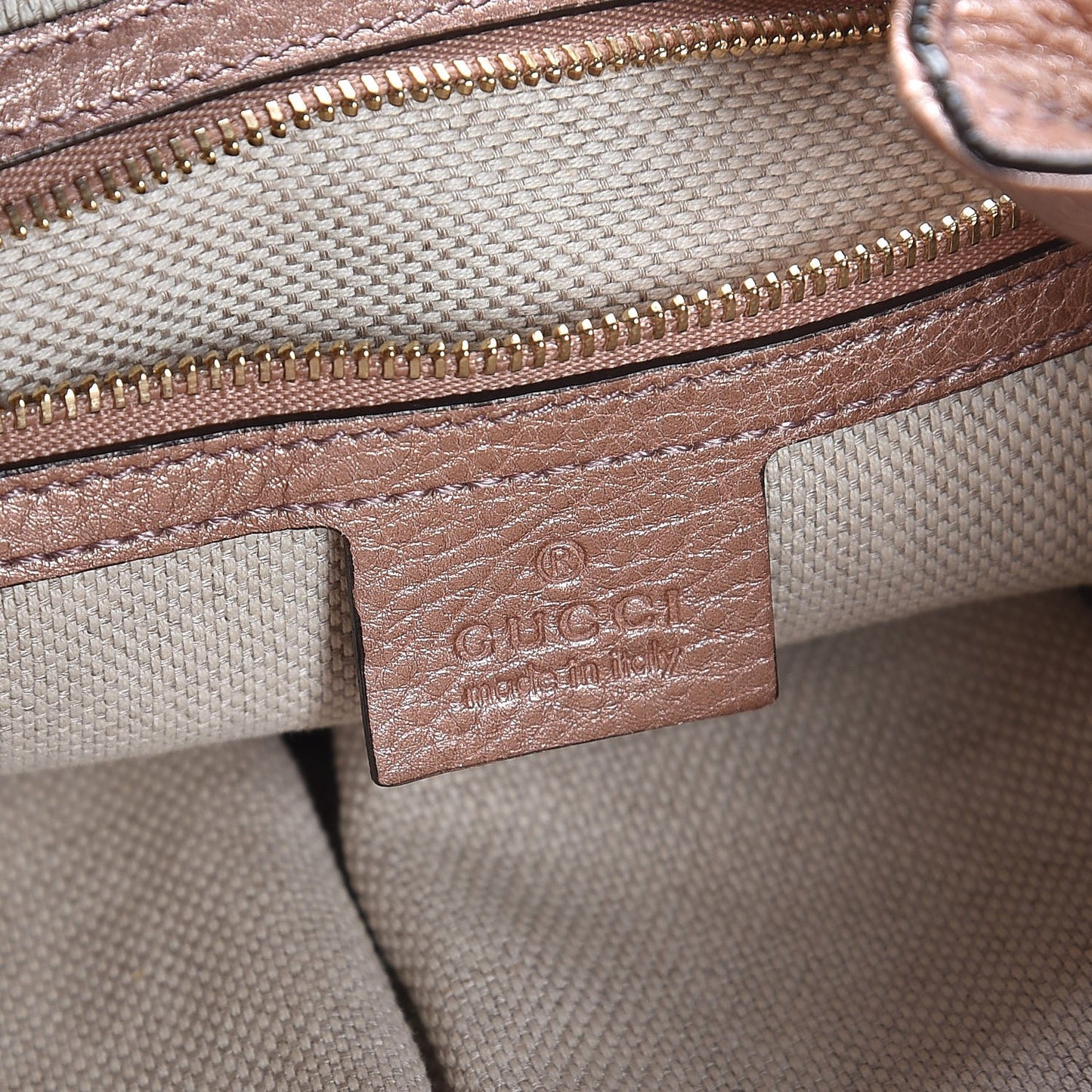 Metallic Pebbled Calfskin Medium Soho Chain Shoulder Bag Pink