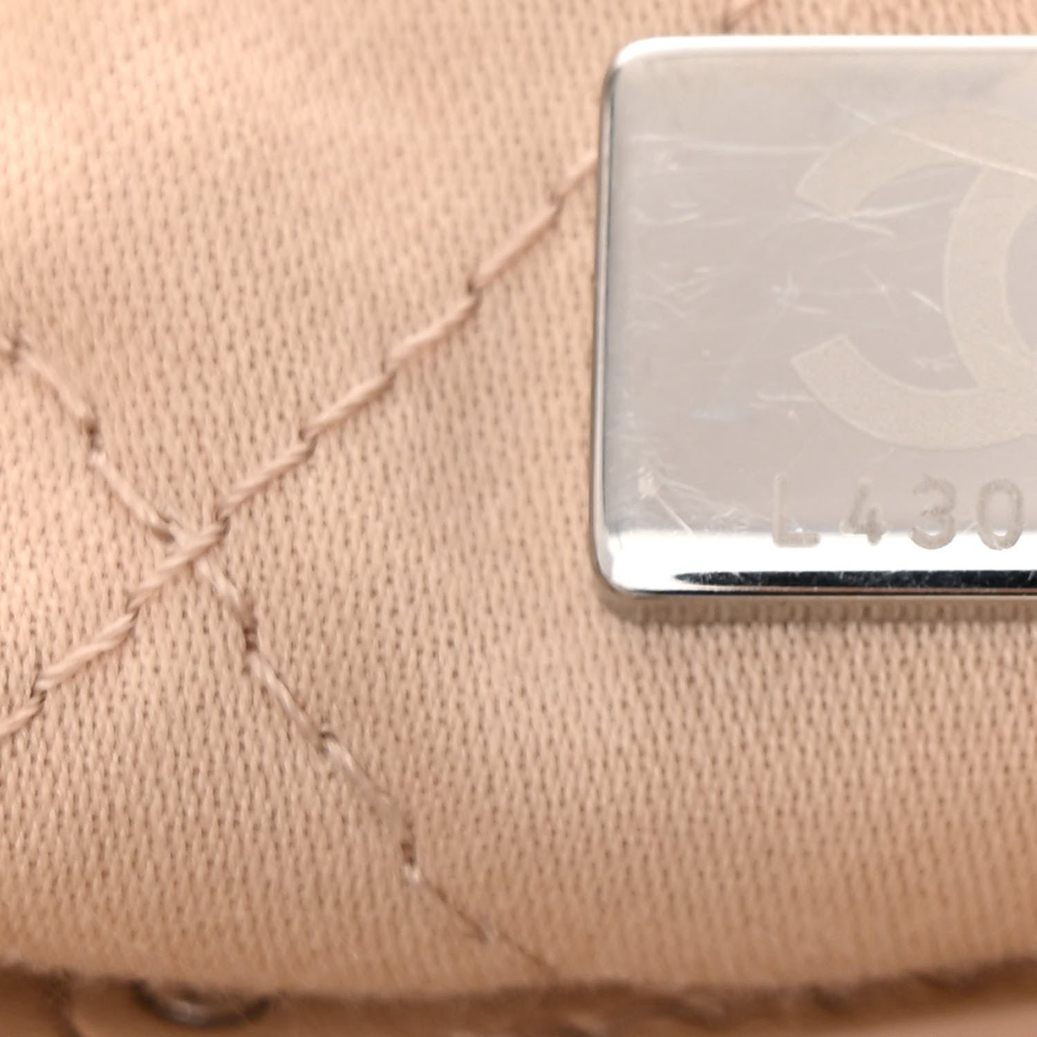 Chanel Shiny Calfskin Quilted Chanel 22 White 8 of 15