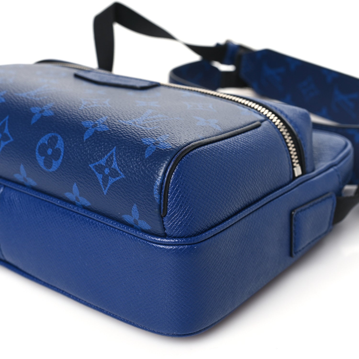 Louis Vuitton Taiga Monogram Outdoor Messenger Cobalt 9 of 9