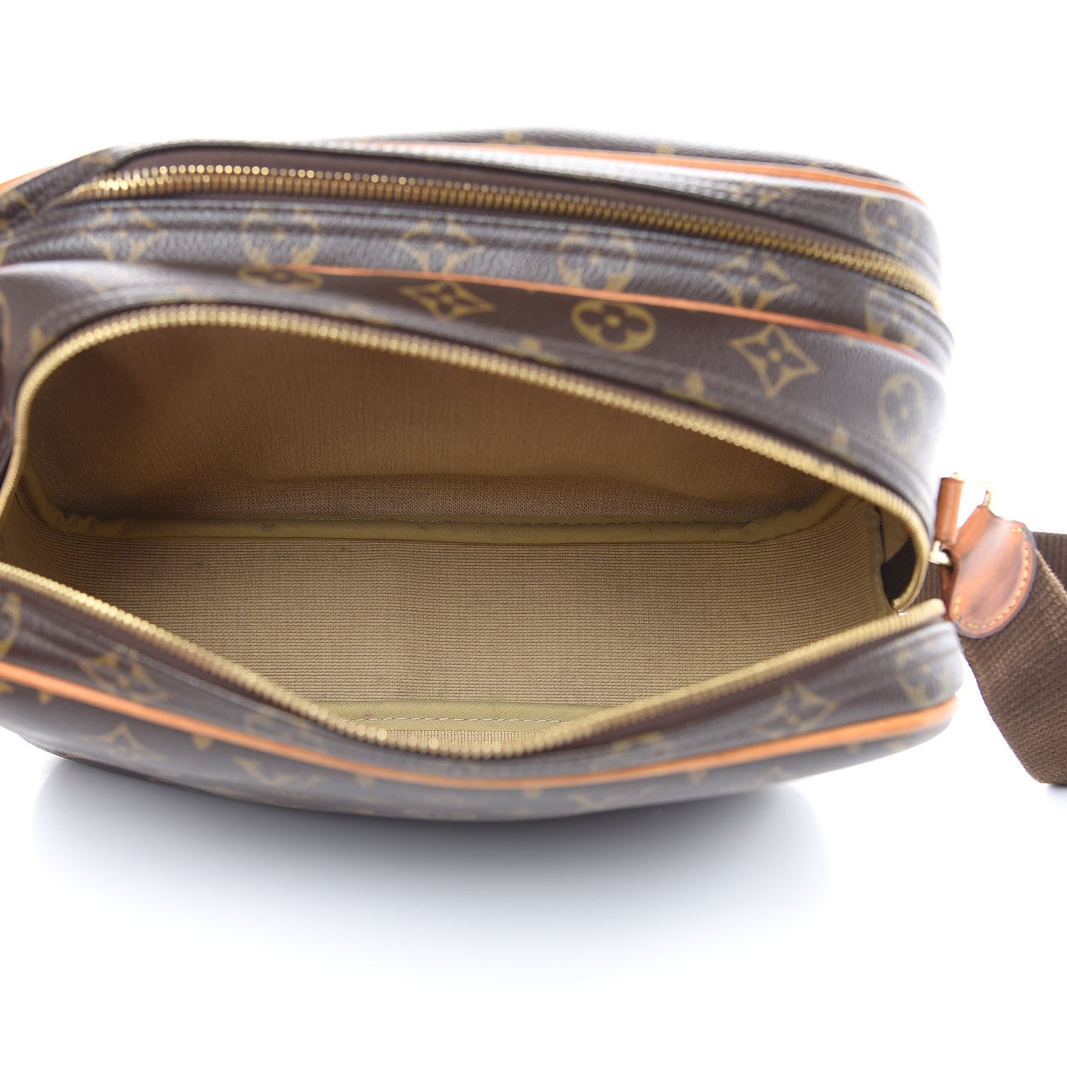 Louis Vuitton Monogram Reporter PM 8 of 17