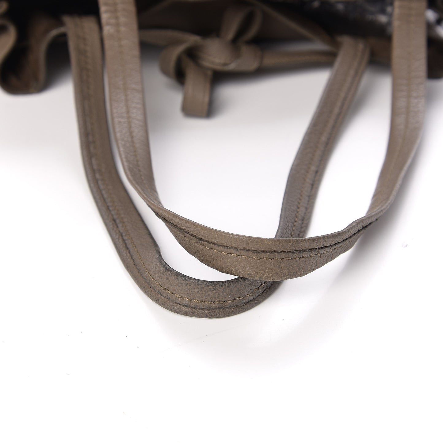 Soft Grained Calfskin Medium Belt Cabas Phantom Taupe