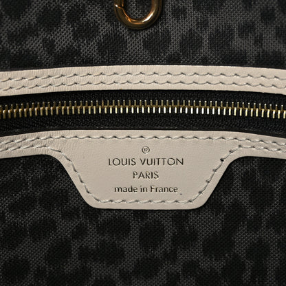 Louis Vuitton Monogram Giant Wild at Heart Neverfull MM Creme 6 of 8