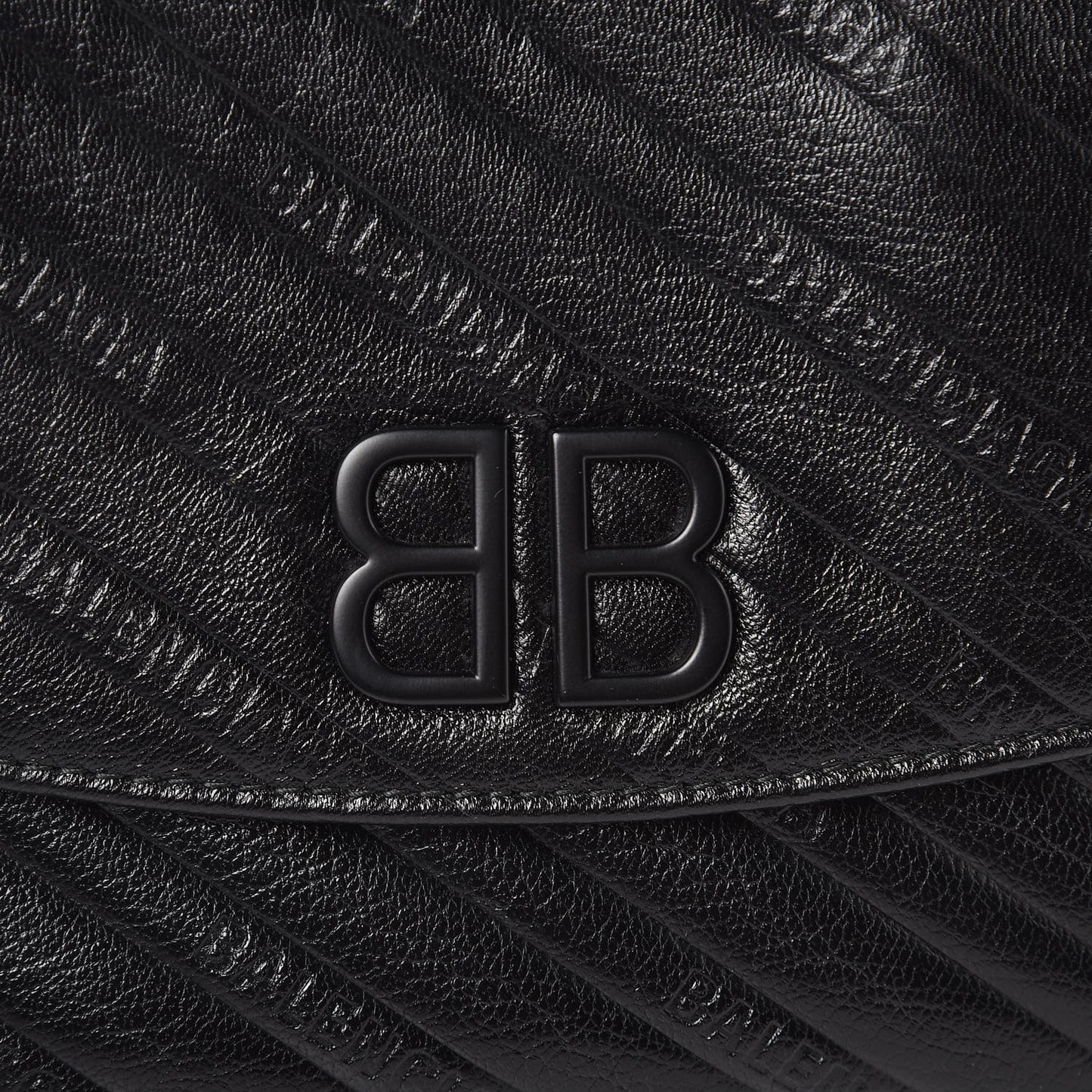 Shiny Goatksin Logo Embossed Monochrome M BB Round Shoulder Bag Black