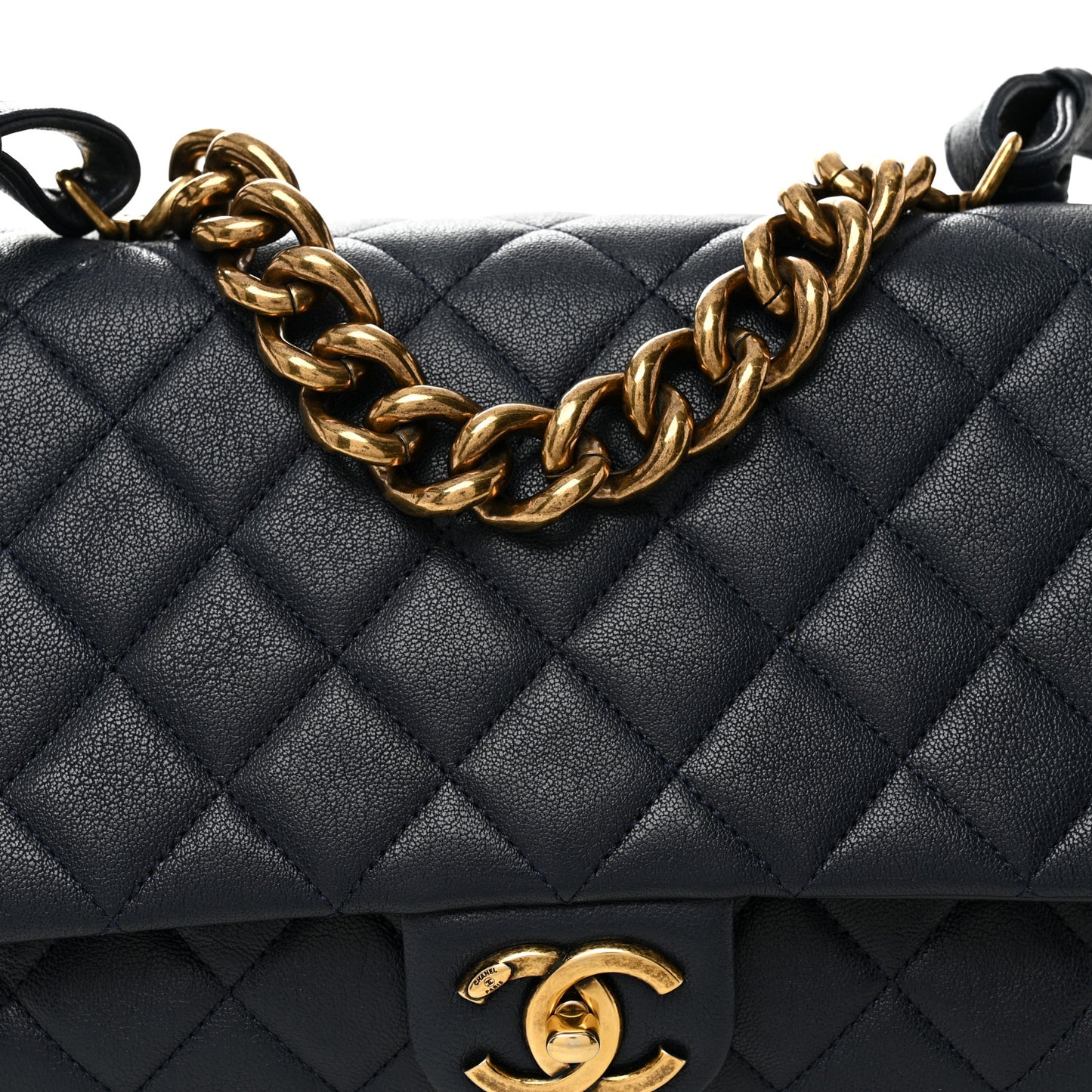 Shiny Sheepskin Quilted Large Trapezio Flap Navy