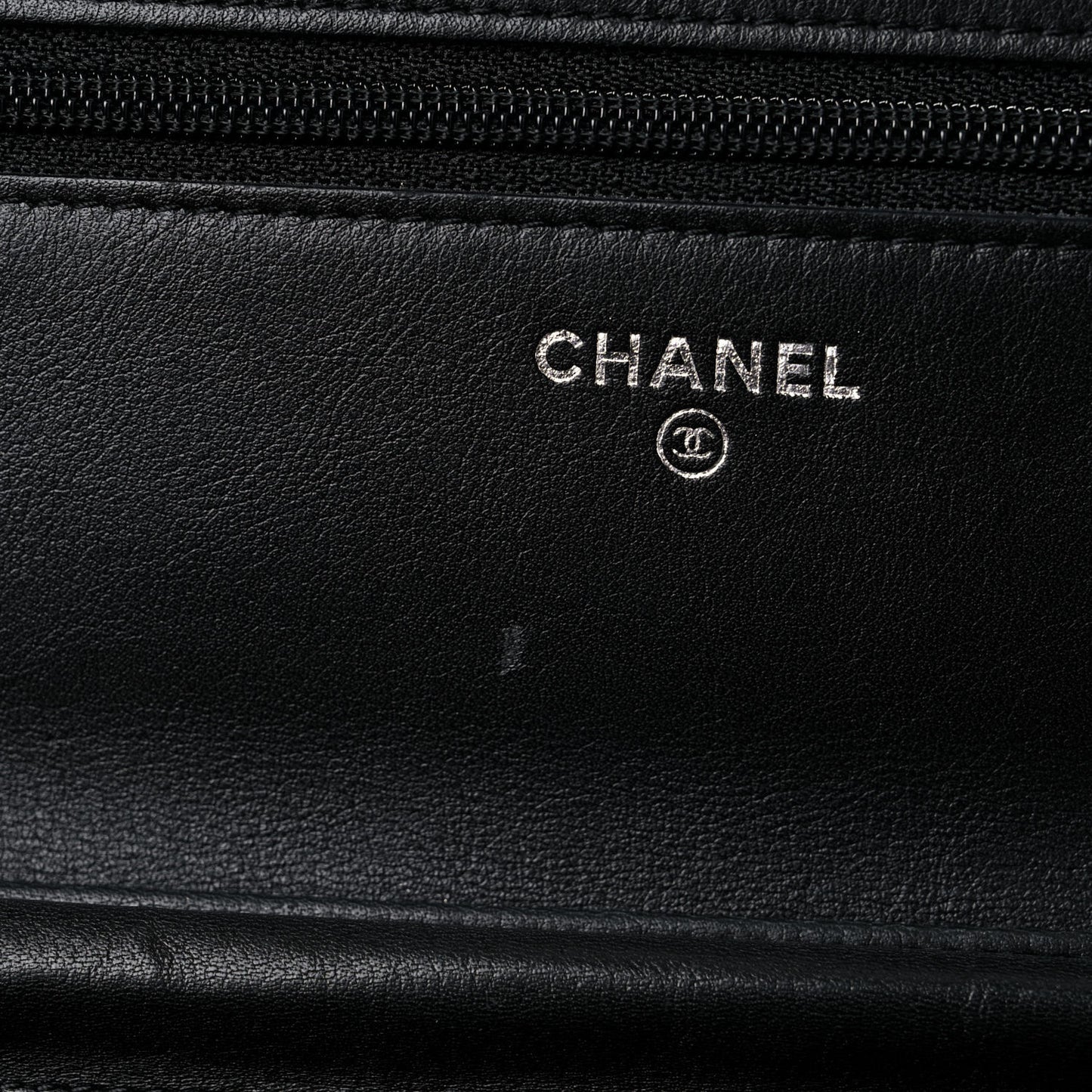 Lambskin Diamond Stitched Wallet On Chain WOC Black