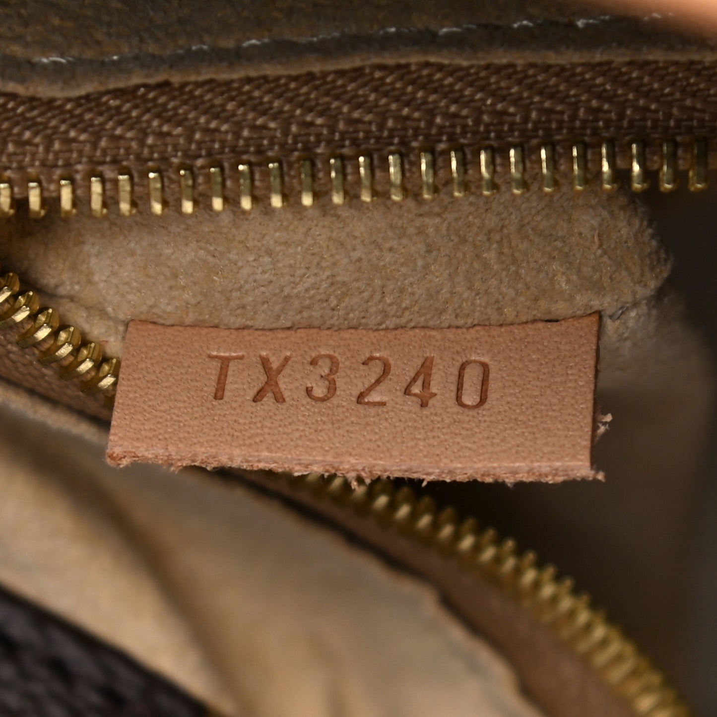 Monogram Artsy MM