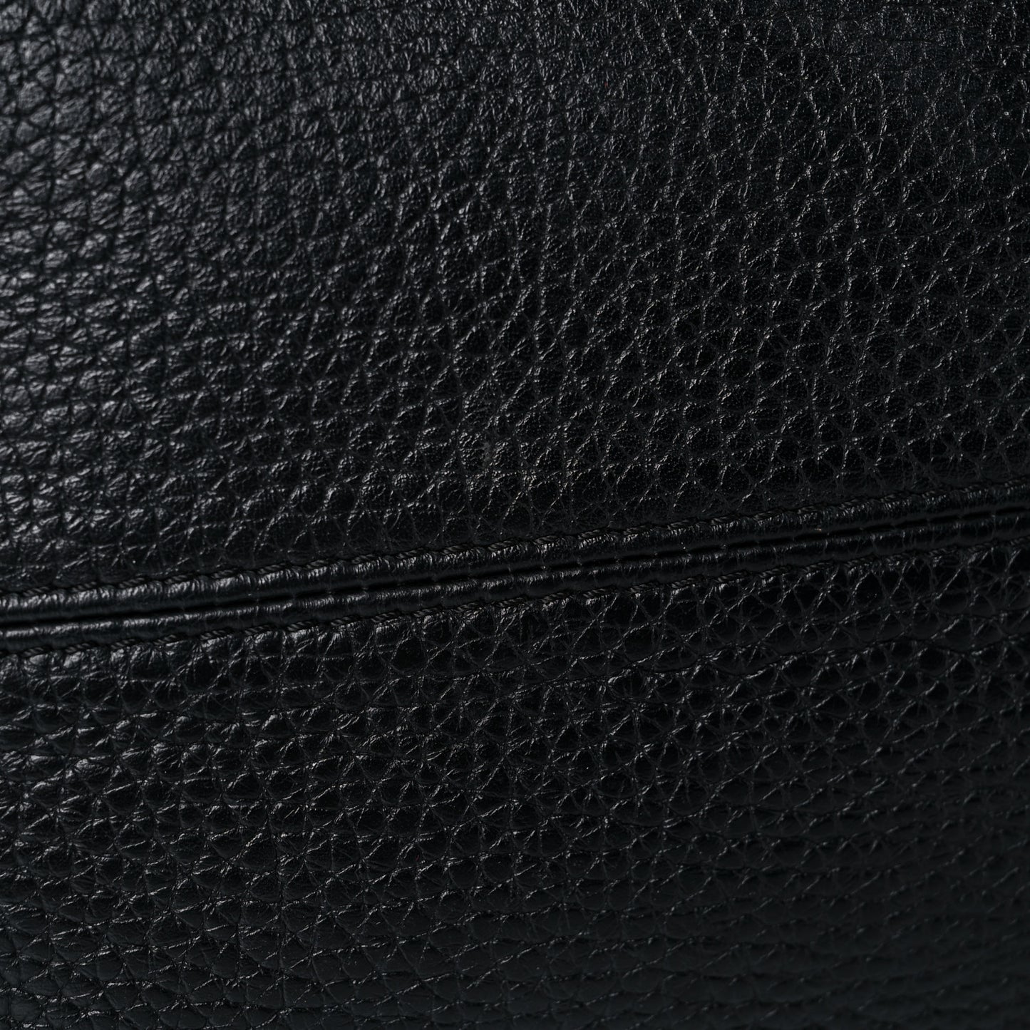 London Grainy Calfskin Medium Cale Hobo Black