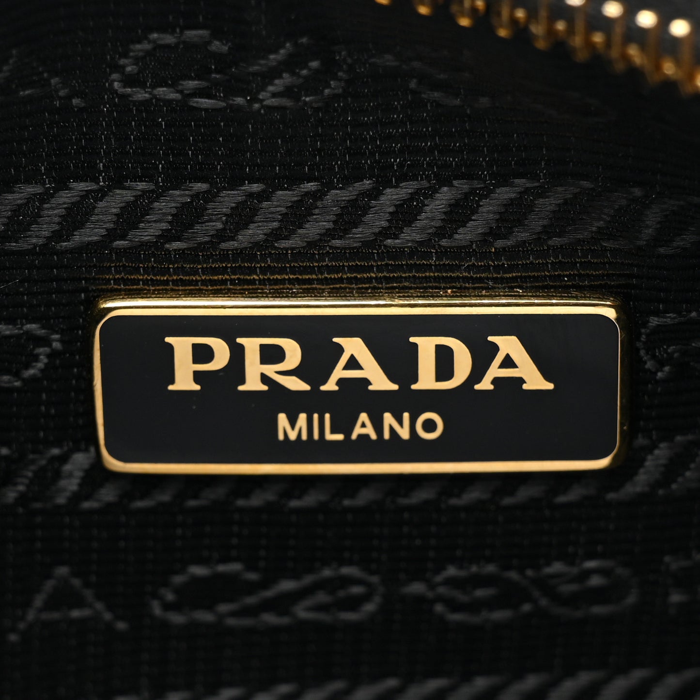 Saffiano Lux Re-Edition 2005 Shoulder Bag Black