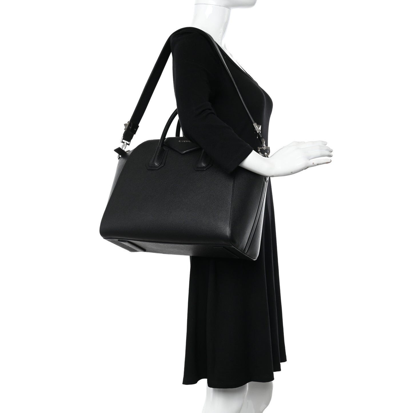 Sugar Goatskin Medium Antigona Black