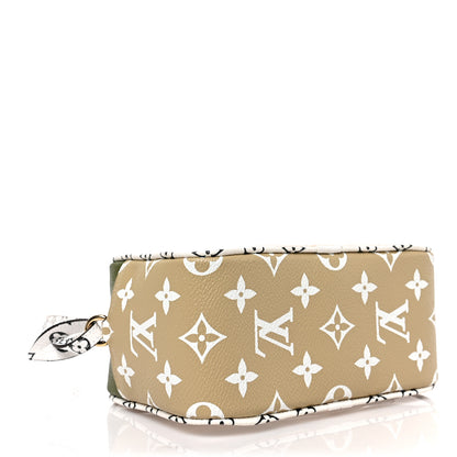 Louis Vuitton Monogram Giant Beach Pouch Kaki 4 of 8