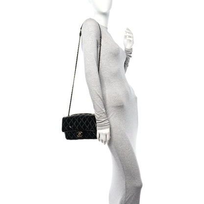 Chanel Patent Goatskin Quilted Medium CC Eyelet Flap Black 2 of 12