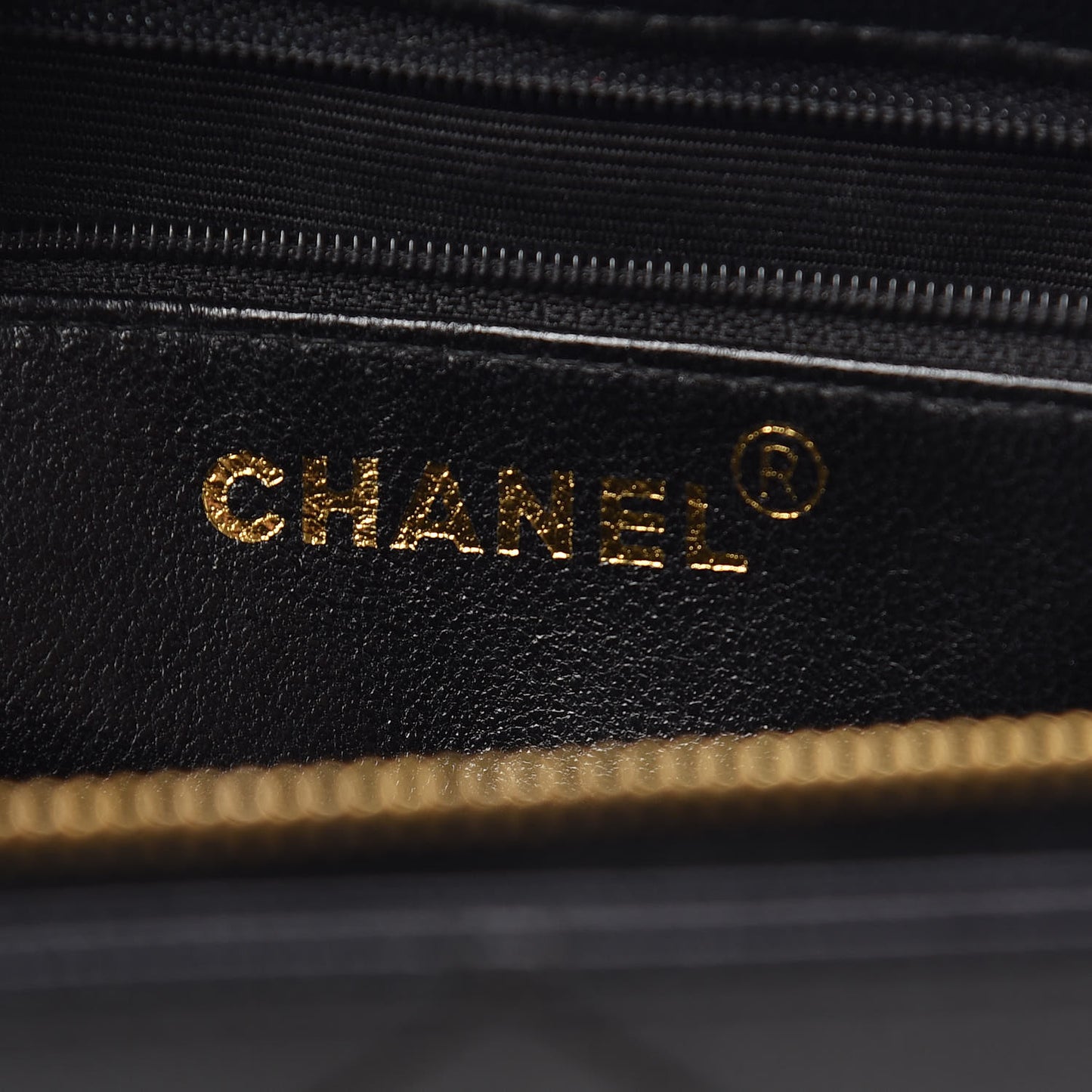 Caviar Diamond Stitched Shoulder Bag Black