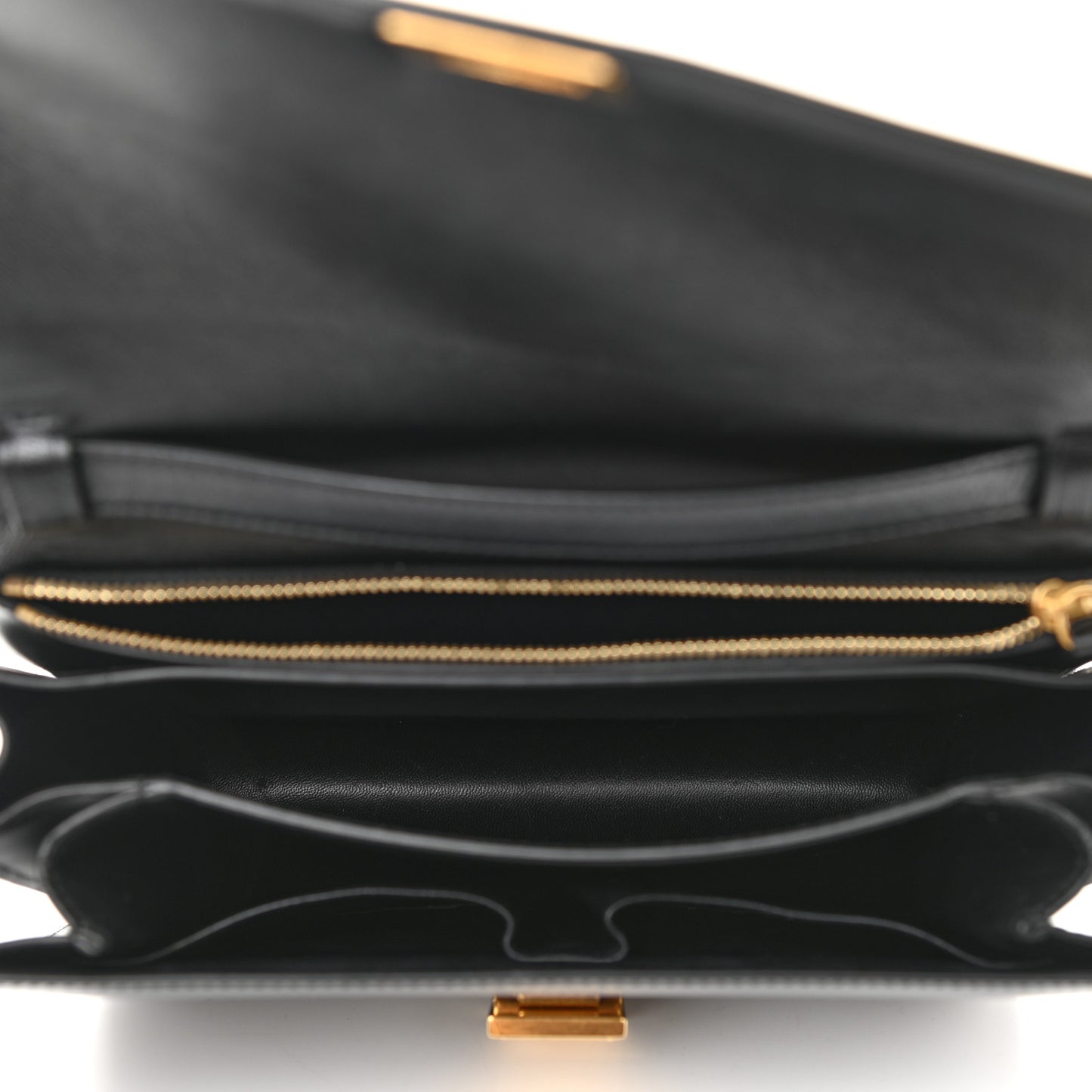 Box Calfskin Medium Classic Box Flap Black