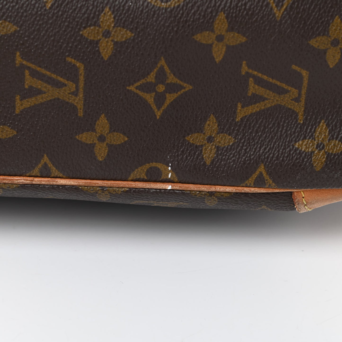Monogram Nil 28