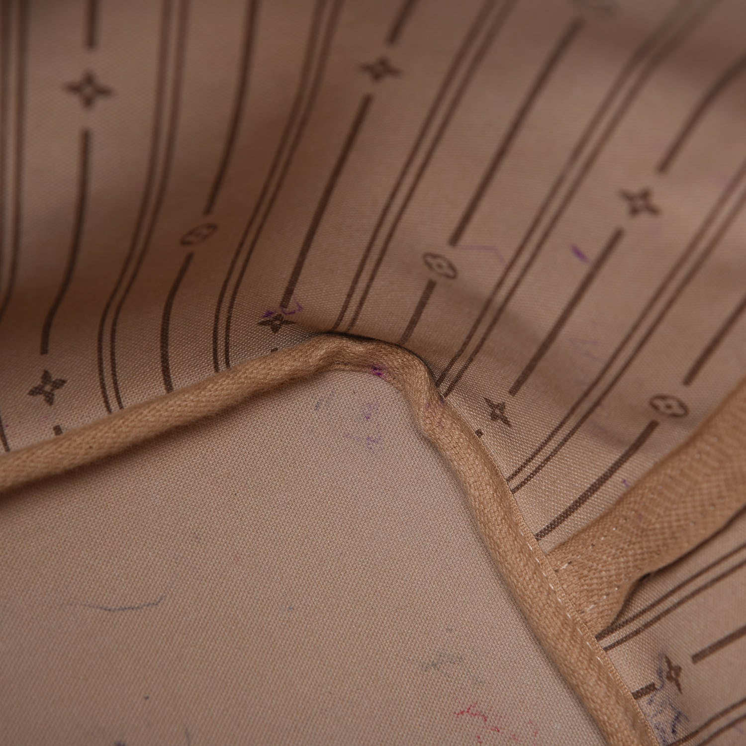 Louis Vuitton Monogram Neverfull MM 11 of 18