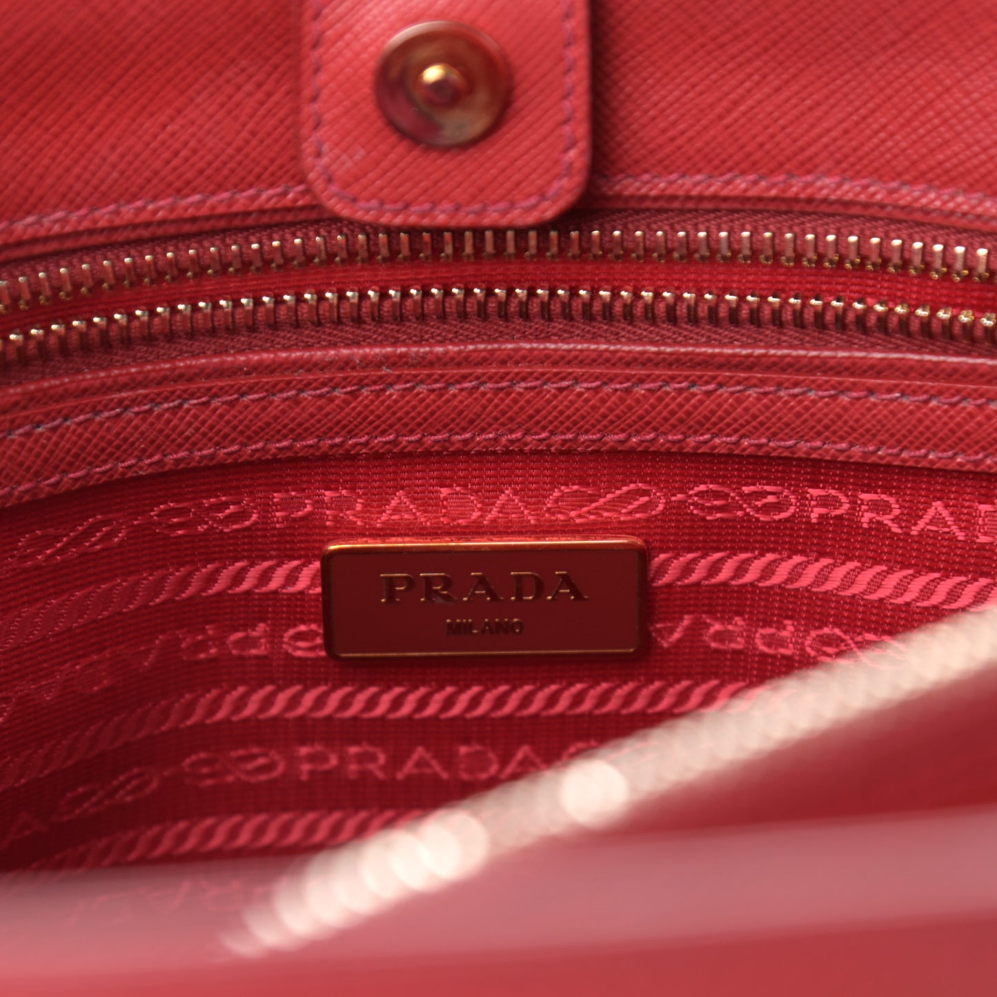 Saffiano Medium Galleria Double Zip Tote Fuoco