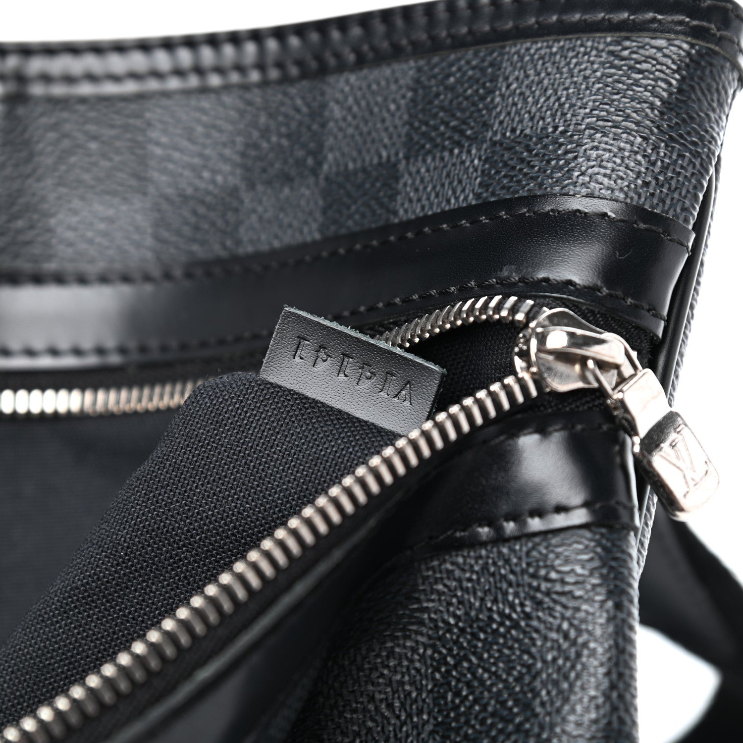 Louis Vuitton Damier Graphite Thomas 8 of 11