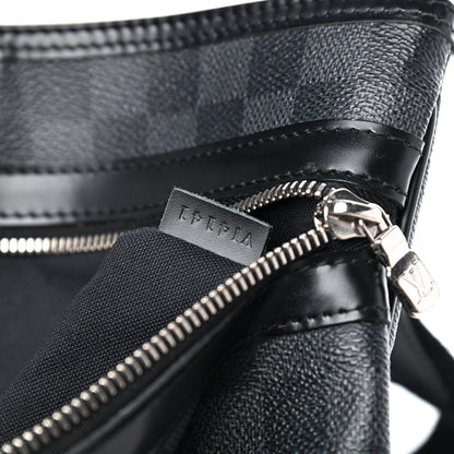 Louis Vuitton Damier Graphite Thomas 8 of 11