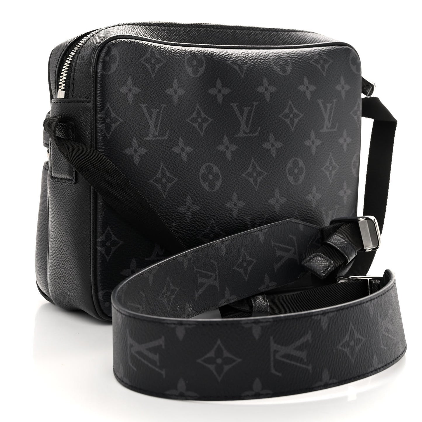 Taiga Monogram Eclipse Outdoor Messenger Black