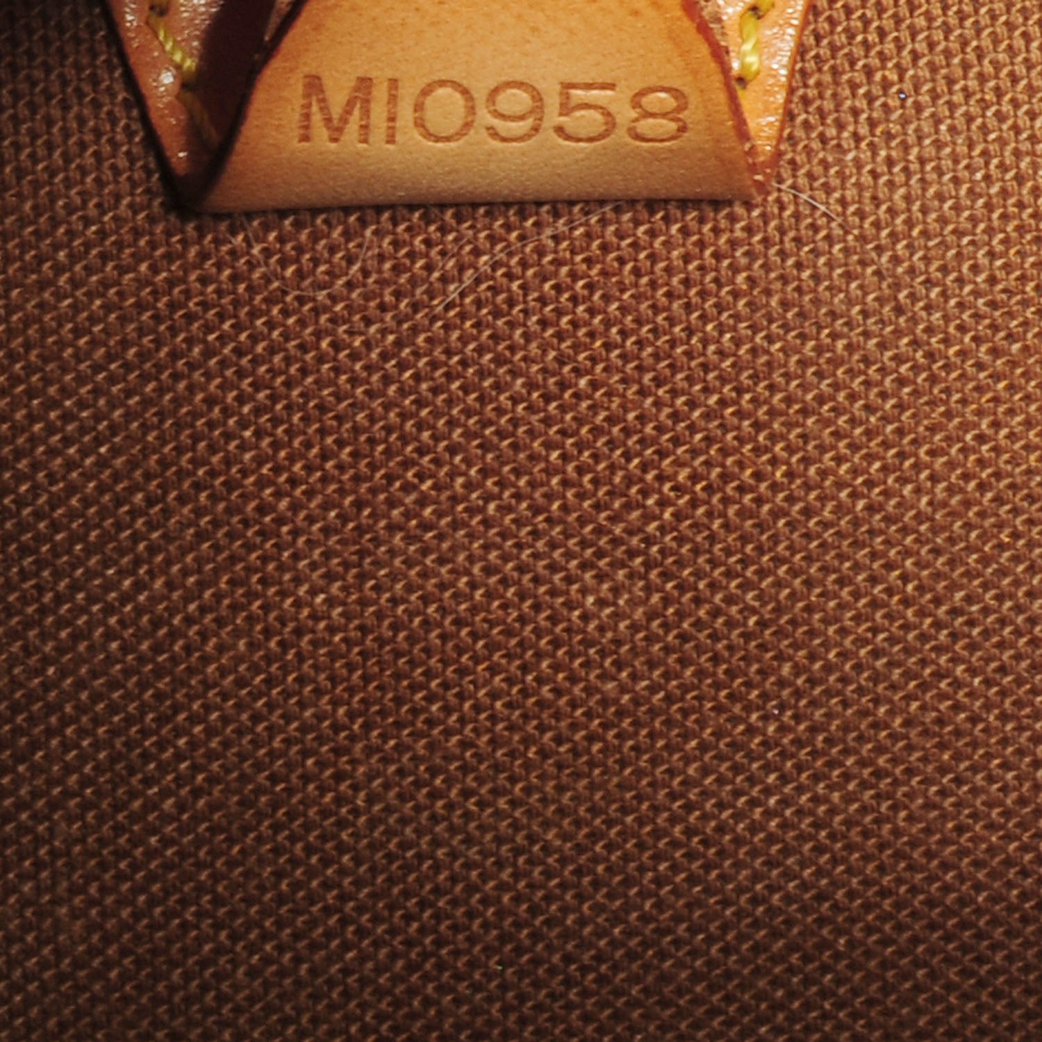 Louis Vuitton Monogram Ellipse MM 7 of 7