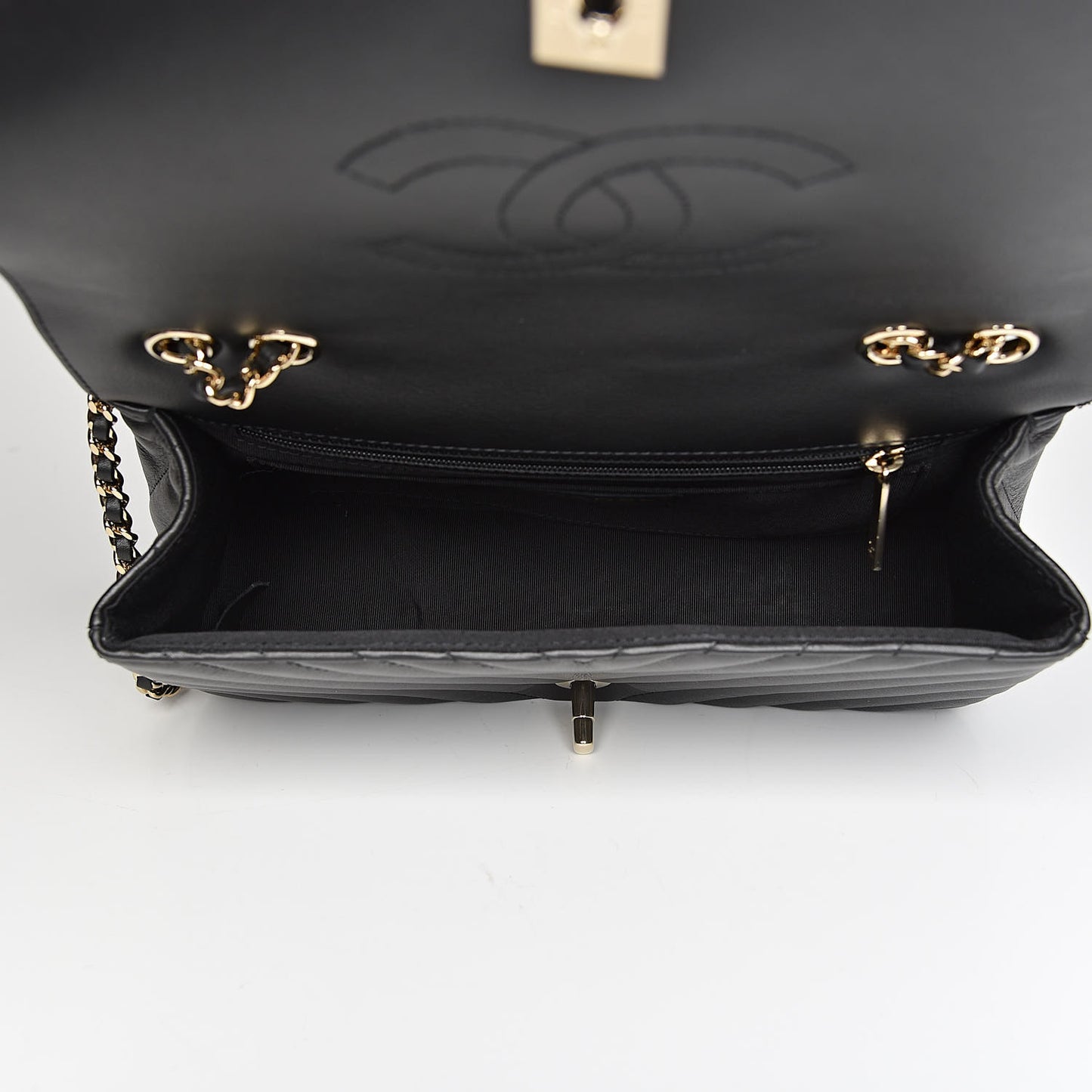 Calfskin Chevron Quilted Statement Flap Black