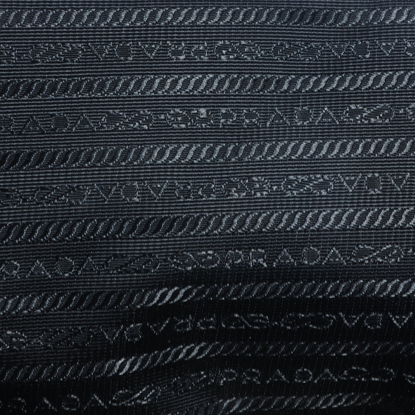 Saffiano Lux Medium Double Zip Tote Nero Black