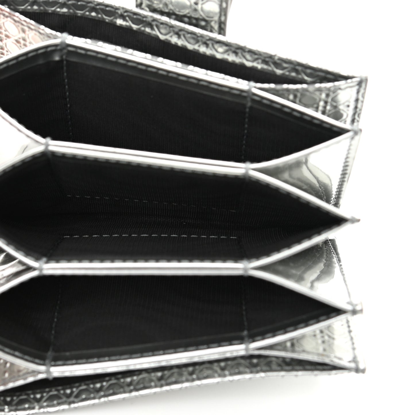 Metallic Patent Micro-Cannage Montaigne Gusseted Card Holder Silver