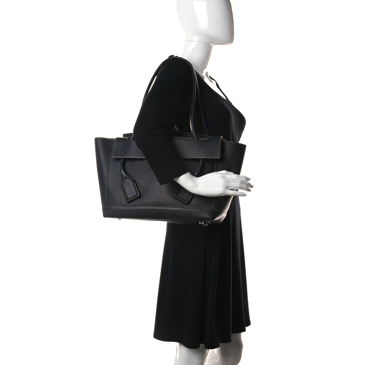Grainy Calfskin Small Arco Black