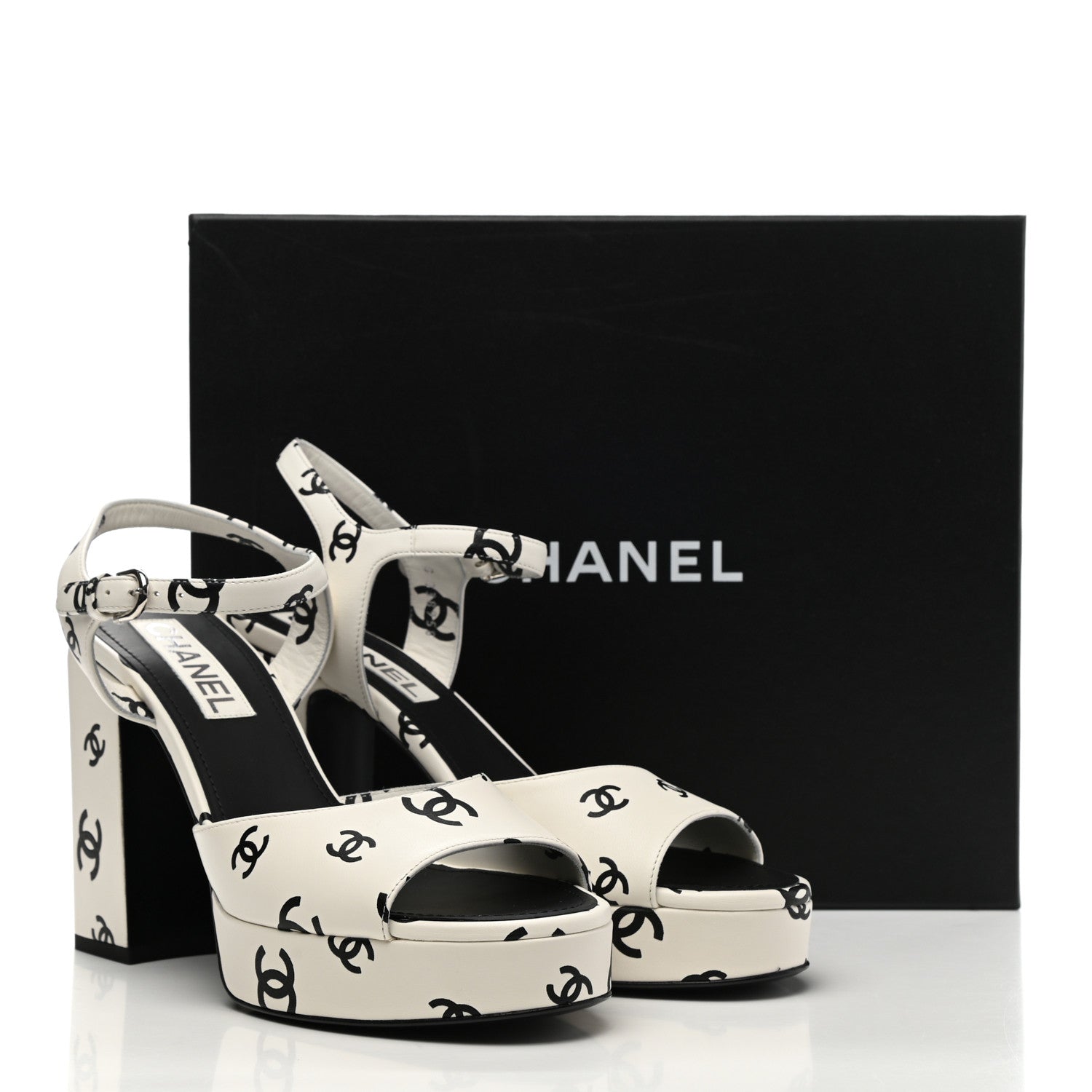 Chanel Printed Lambskin Coco Beach Platform Sandals 40 White Black 9 of 9