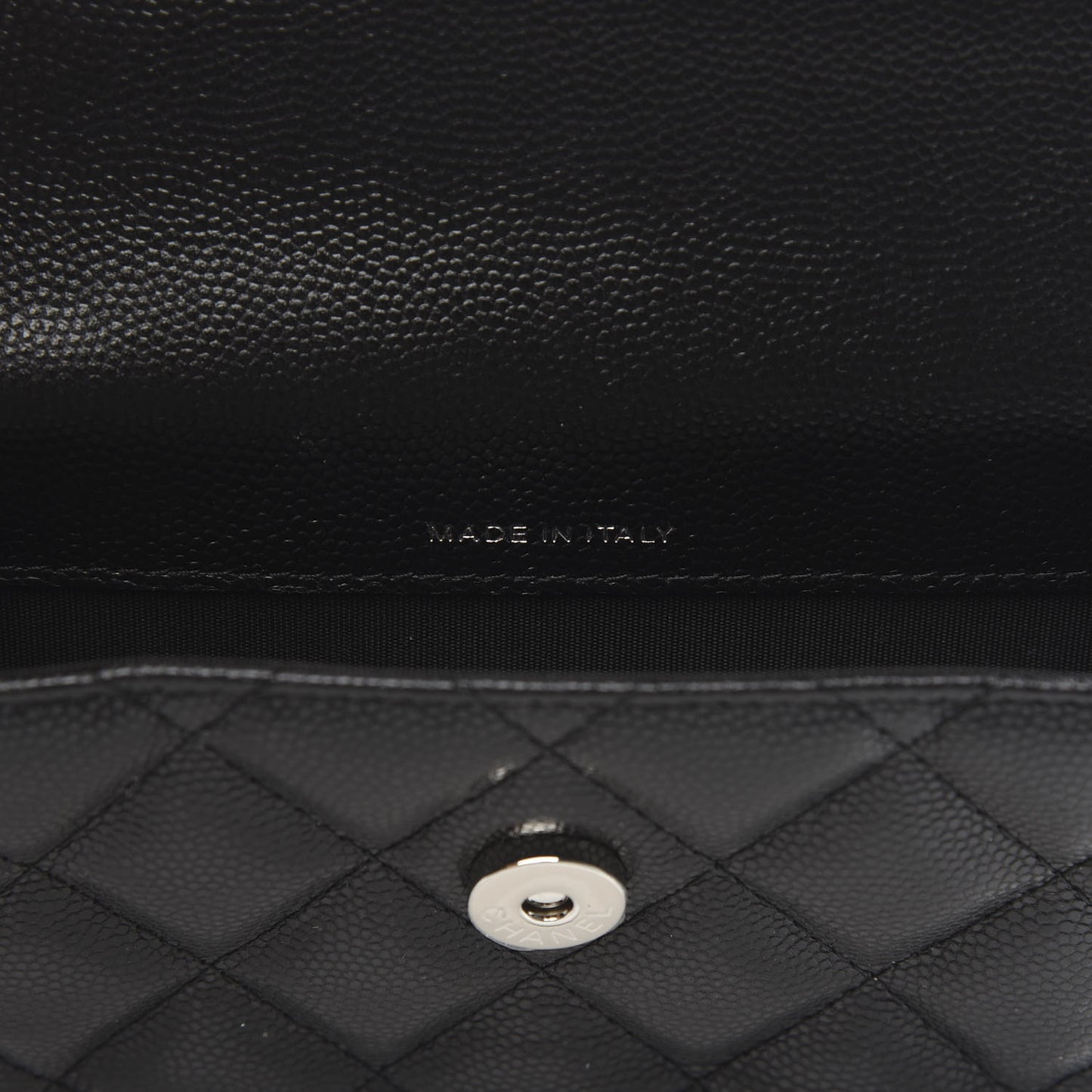 Caviar Quilted Incognito Belt Flap Card Holder Black