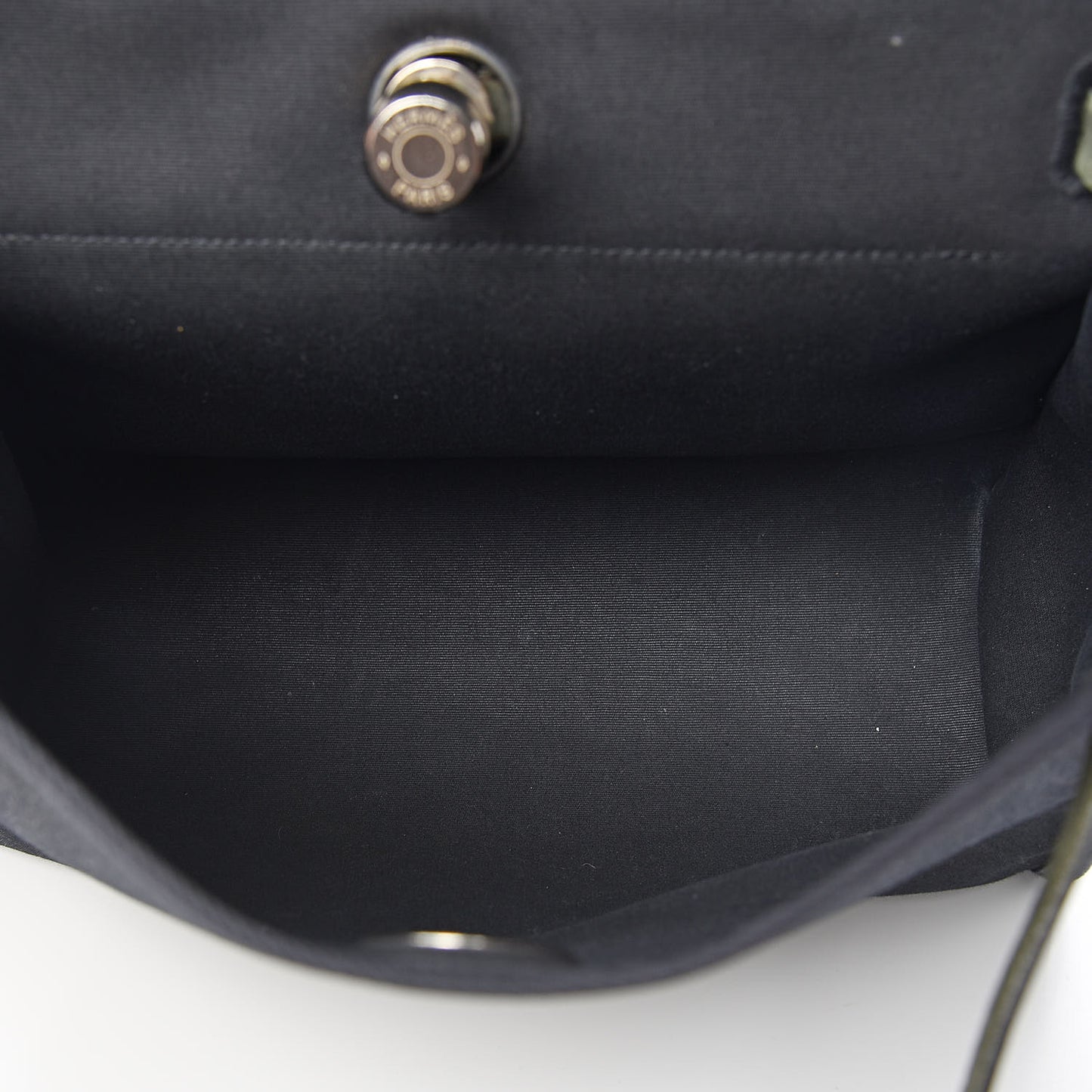 Toile Vache Calfskin Herbag 30 PM Black