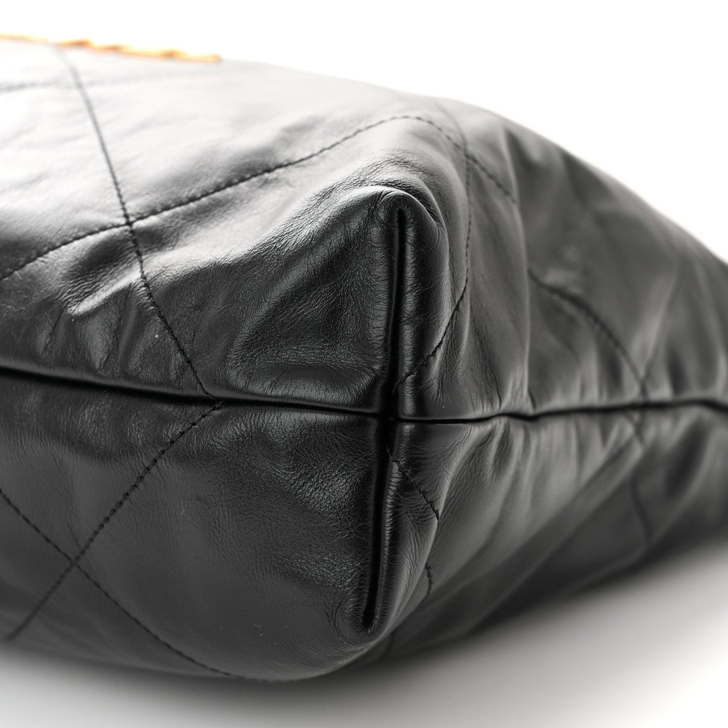 Shiny Calfskin Quilted Chanel 22 Black