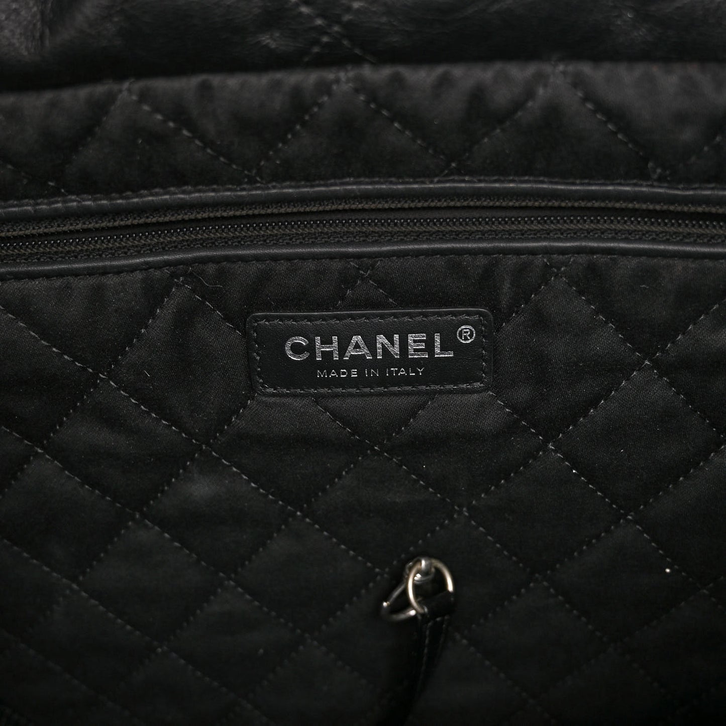Shiny Calfskin Quilted Chanel 22 Black