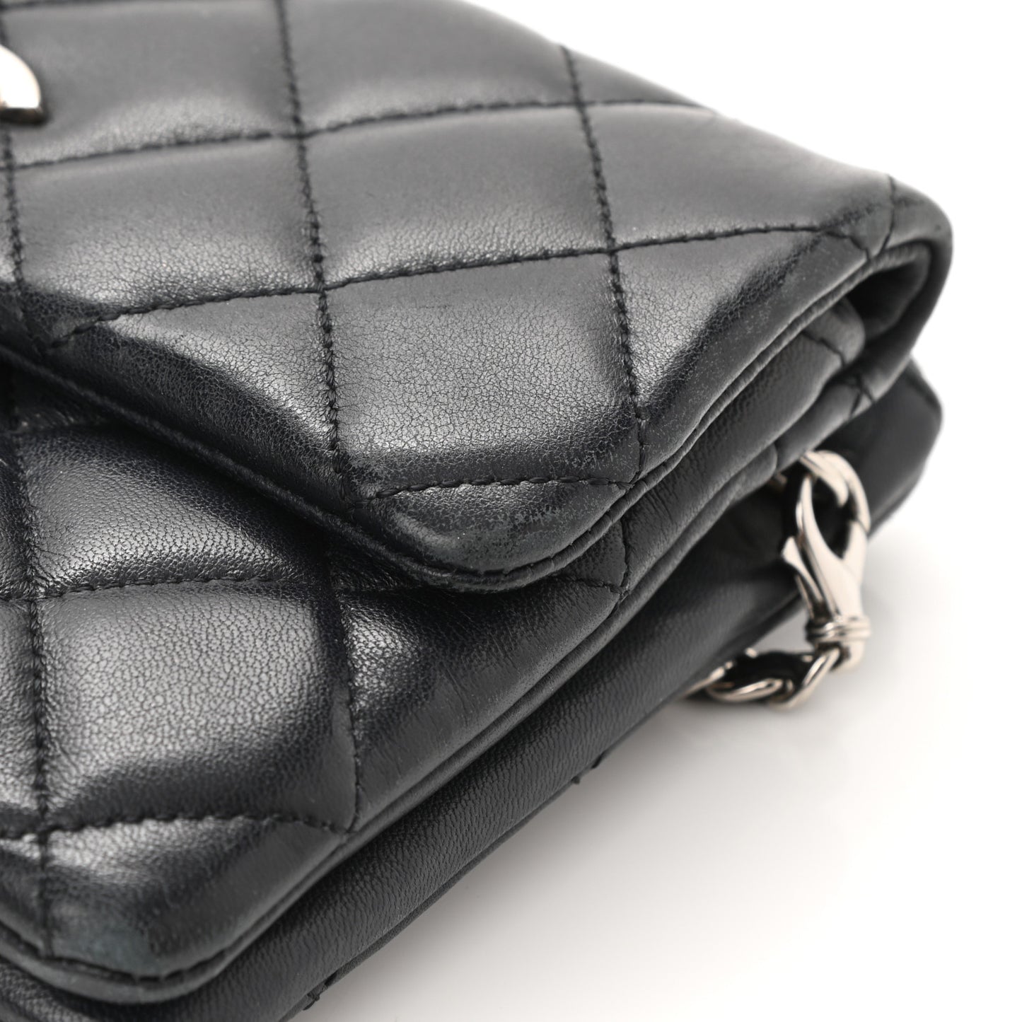 Lambskin Quilted Daily Zippy Crossbody Black