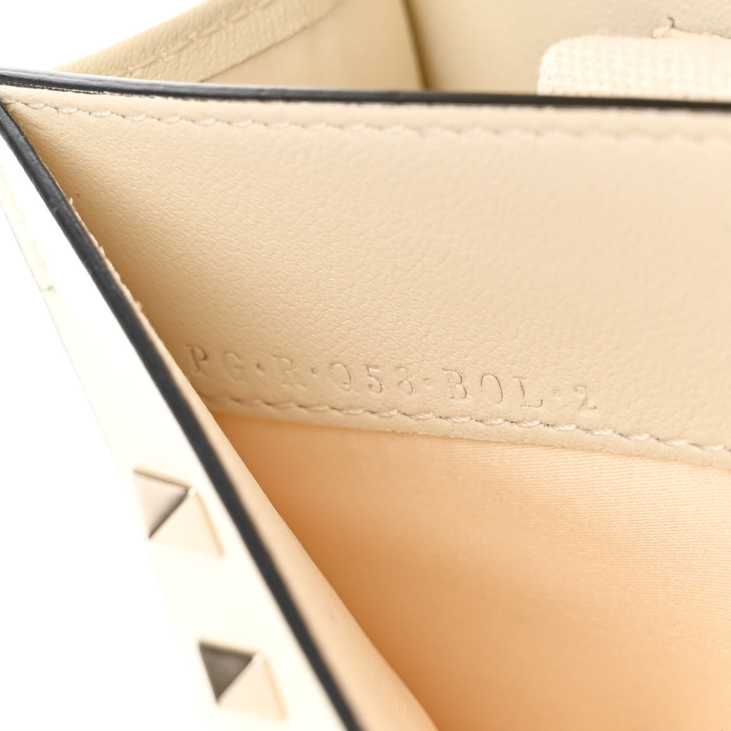 Vitello Rockstud Envelope Wallet on Chain Ivory