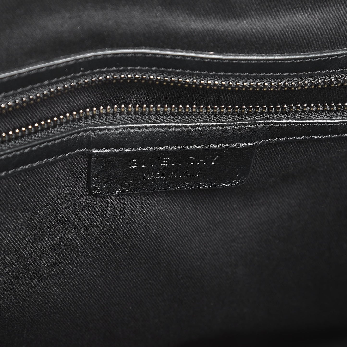 Calfskin Crocodile Embossed Medium Antigona Black