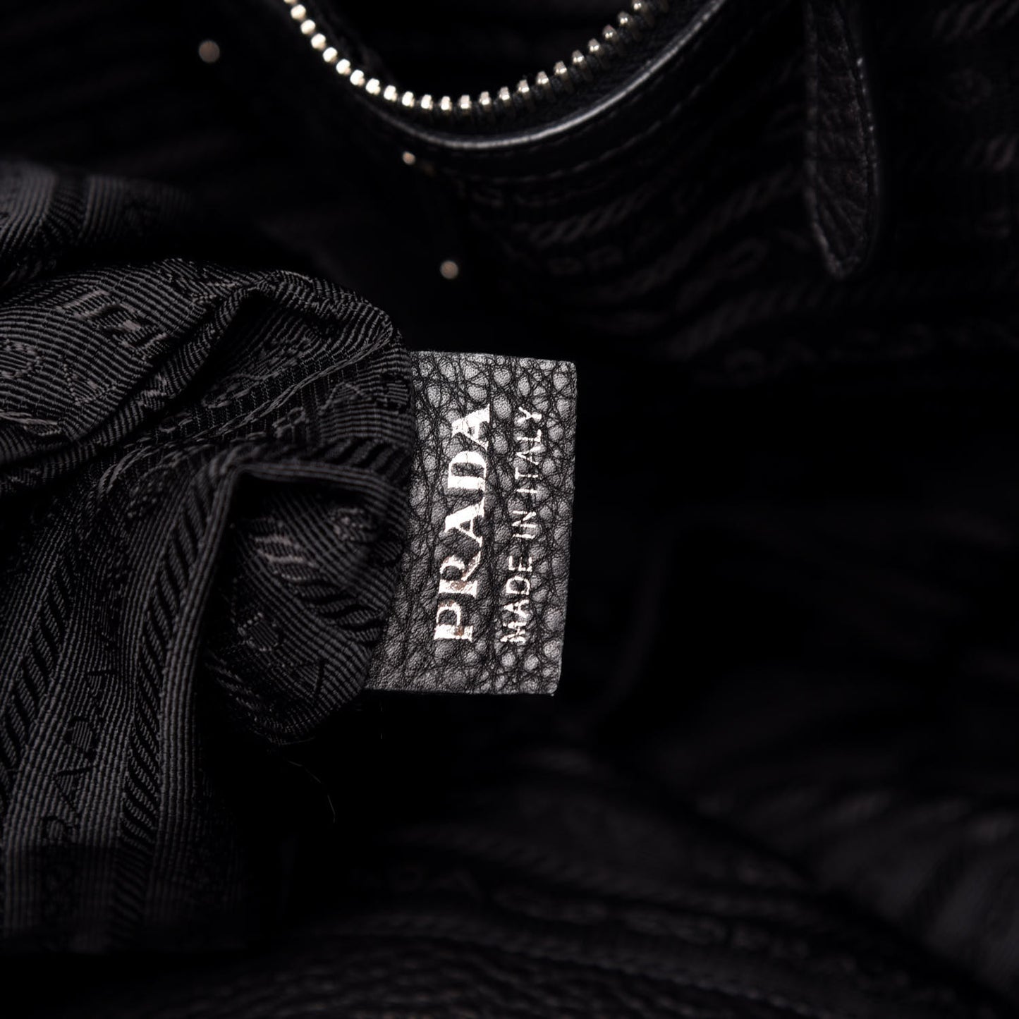 Vitello Daino Tote Black