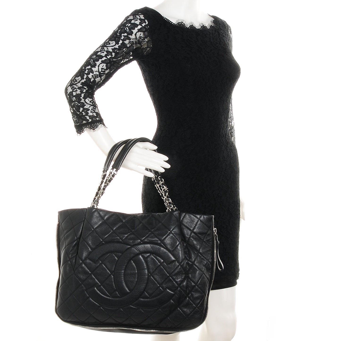 Caviar Expandable Zip Shoulder Bag Black