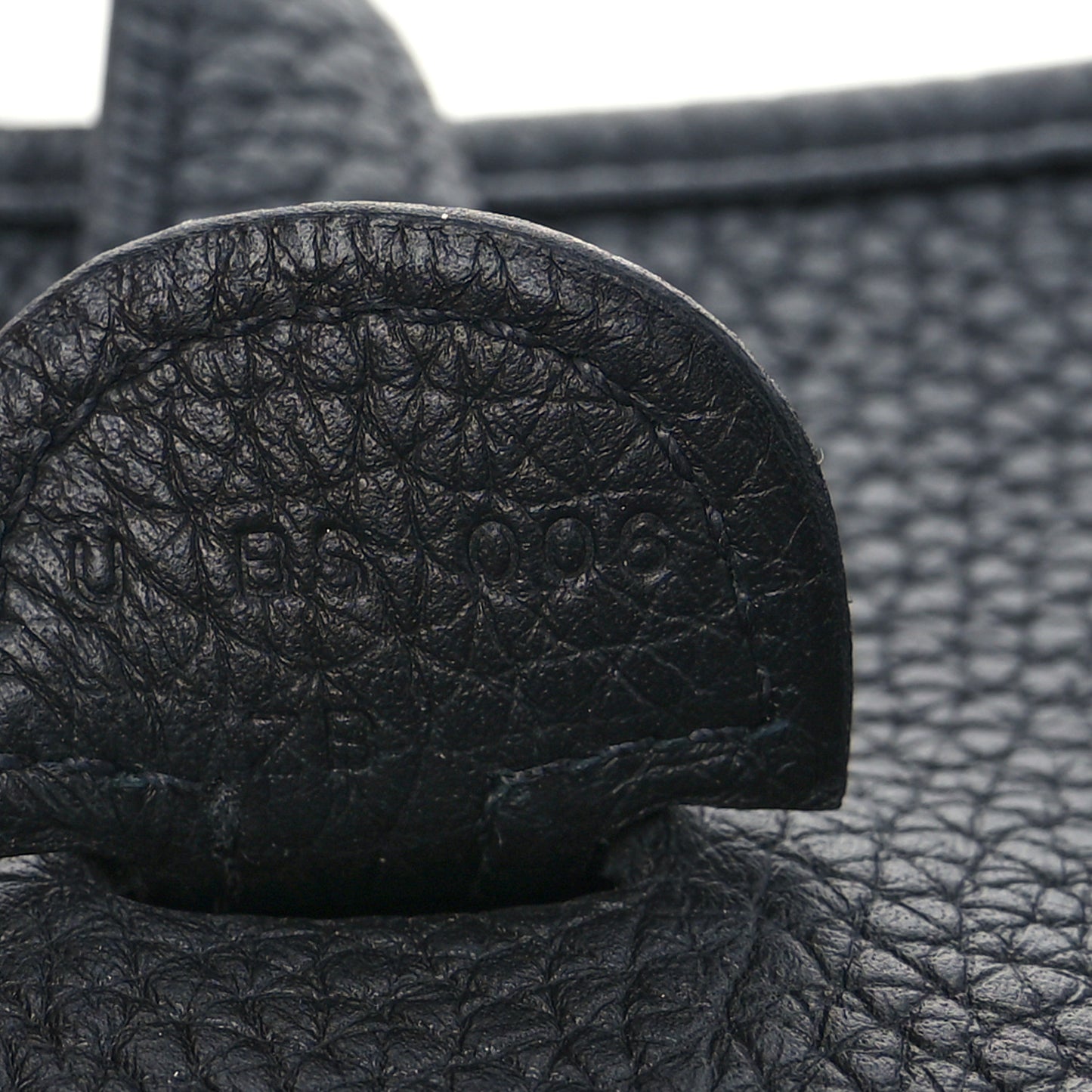 Taurillon Clemence Evelyne III PM Black