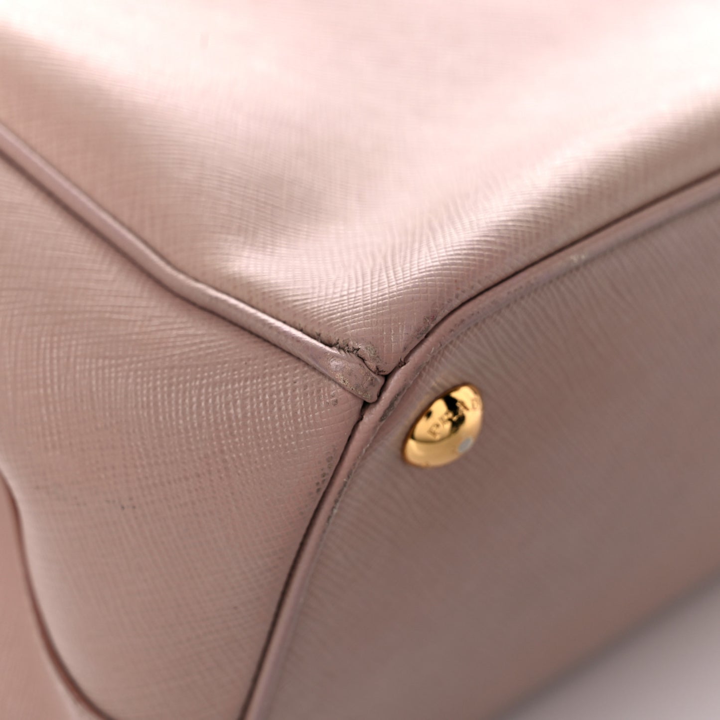 Saffiano Medium Galleria Double Zip Tote Cammeo