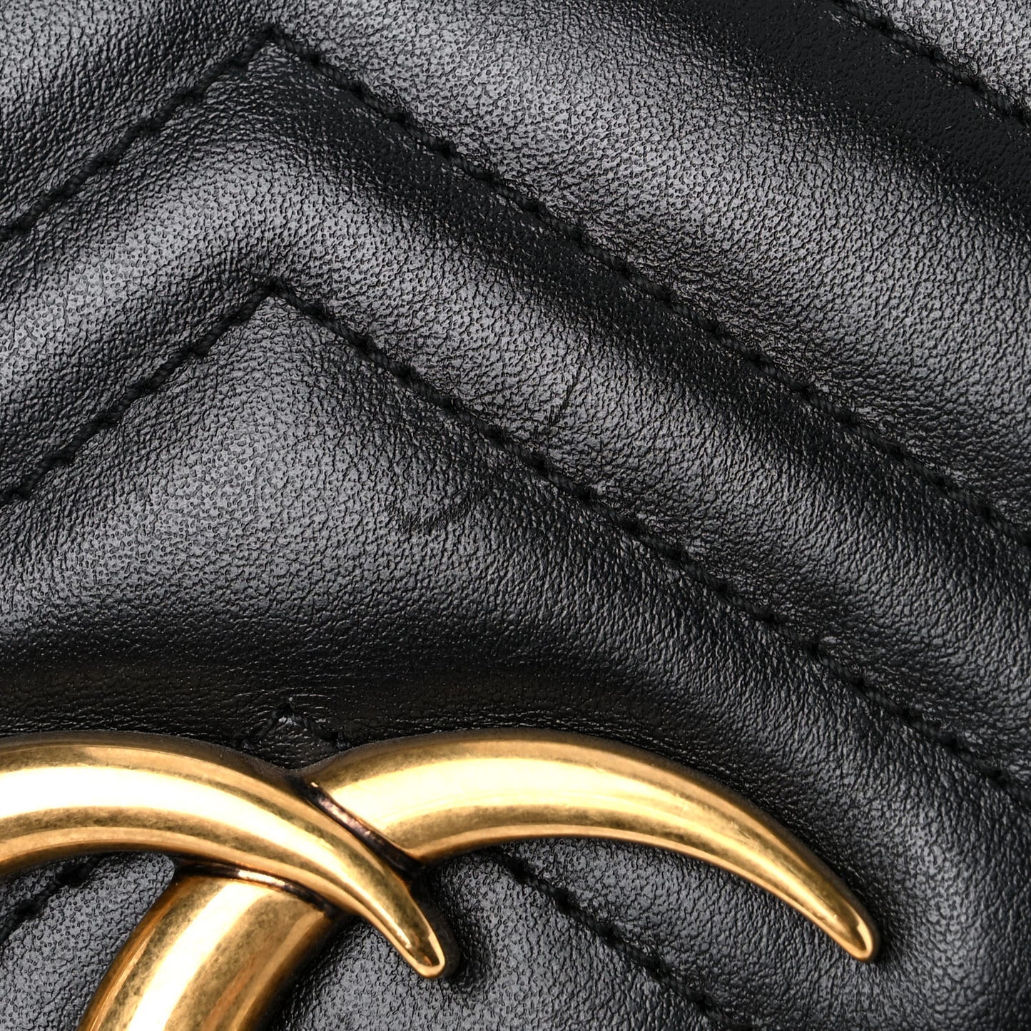 Calfskin Matelasse Medium GG Marmont Shoulder Bag Black