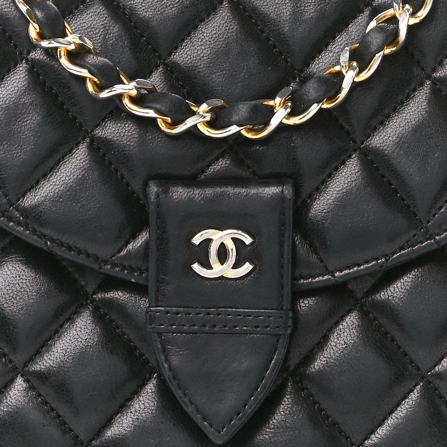 Lambskin Quilted Messenger Black